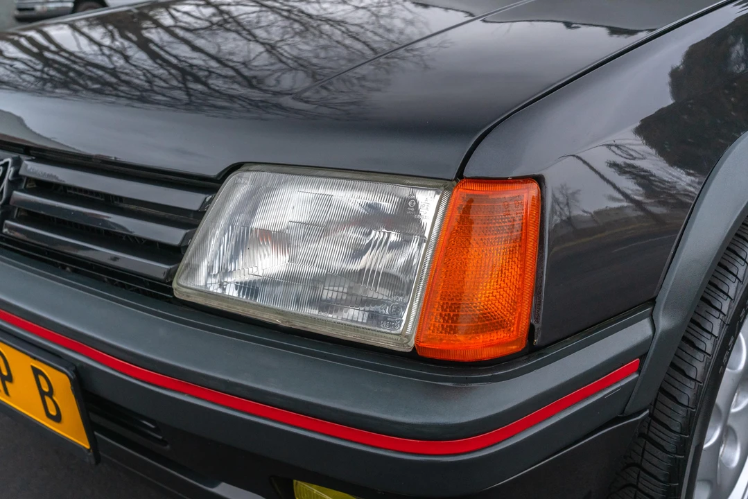 1988 Peugeot 205 GTI - Image 14 of 25