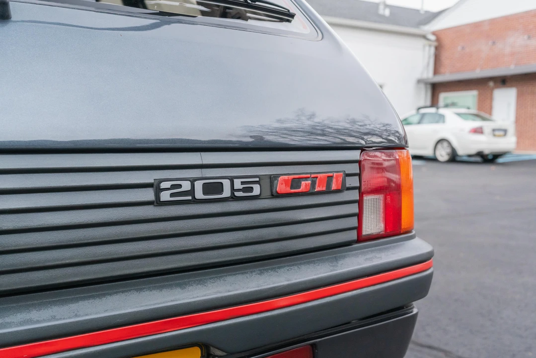 1988 Peugeot 205 GTI - Image 21 of 25
