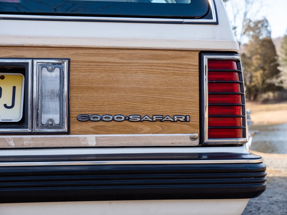 1988 Pontiac Safari - Image 13 of 31