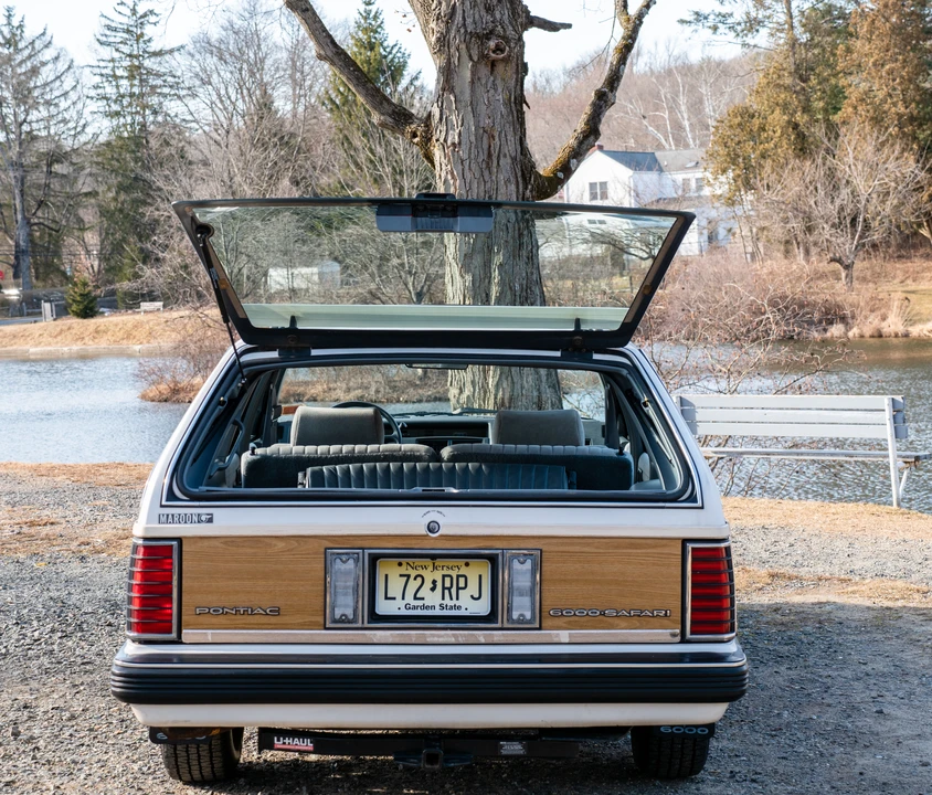 1988 Pontiac Safari - Image 14 of 31