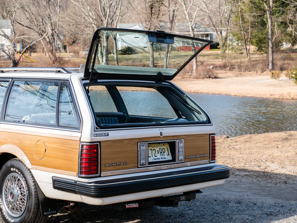 1988 Pontiac Safari - Image 15 of 31