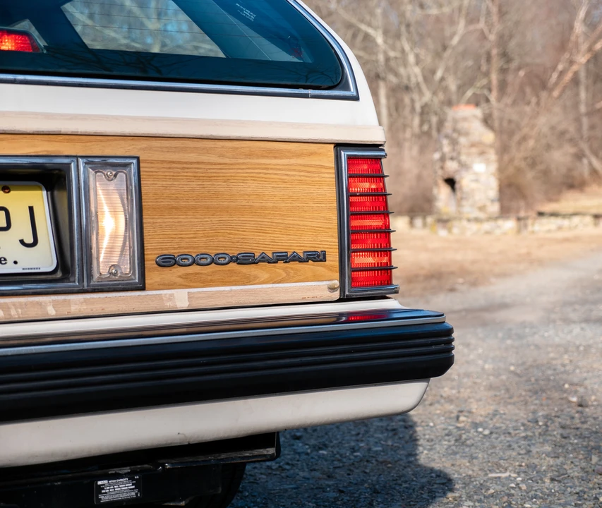 1988 Pontiac Safari - Image 18 of 31