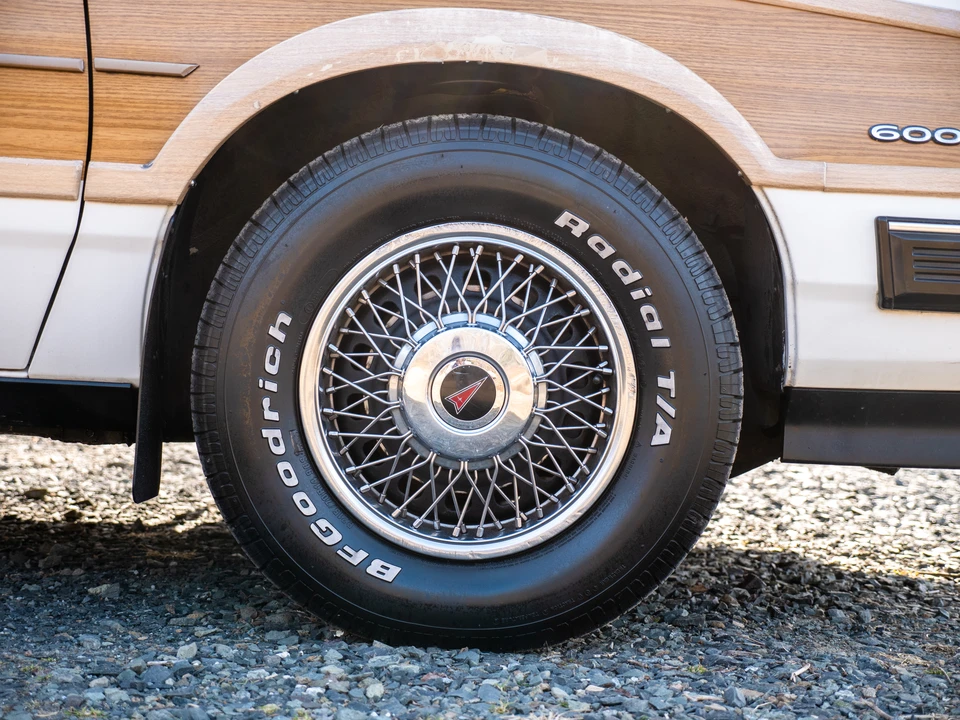 1988 Pontiac Safari - Image 20 of 31