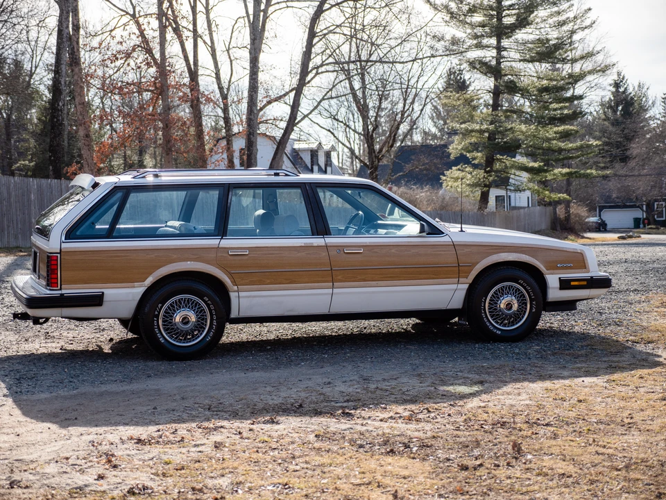 1988 Pontiac Safari - Image 8 of 31