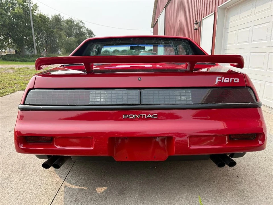 1988 Pontiac Fiero - Image 3 of 31