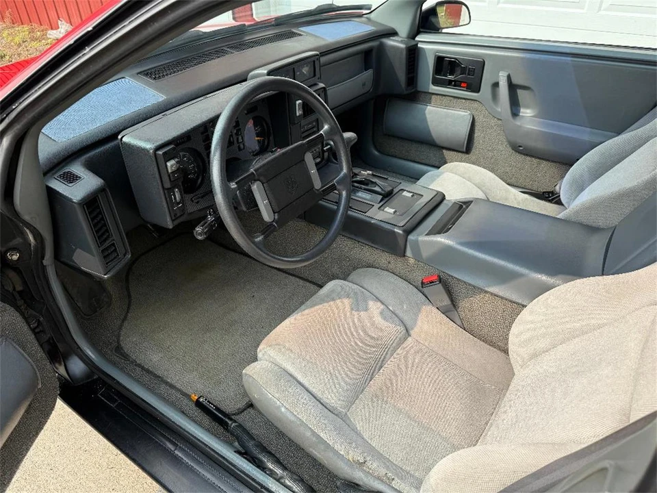 1988 Pontiac Fiero - Image 10 of 31