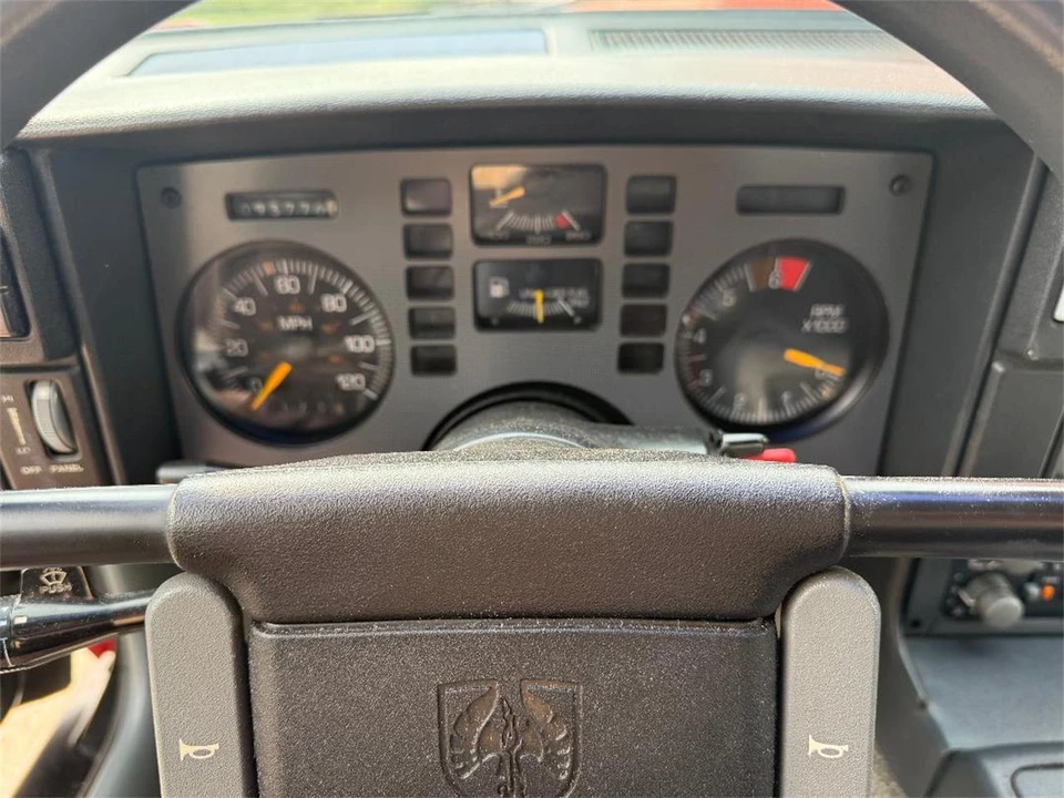 1988 Pontiac Fiero - Image 14 of 31