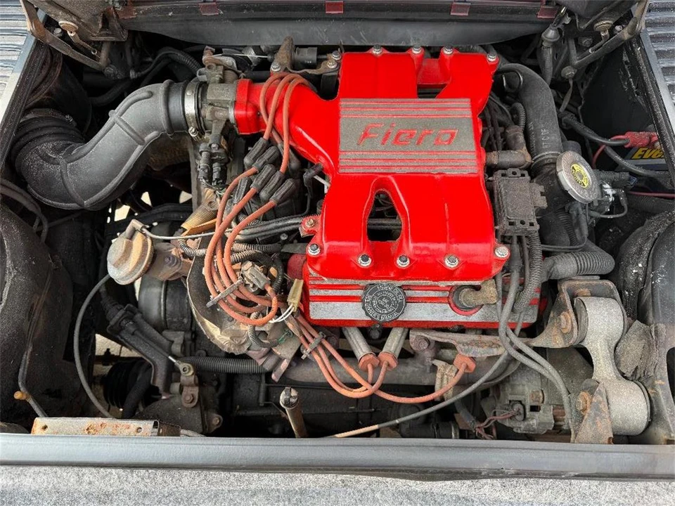 1988 Pontiac Fiero - Image 22 of 31