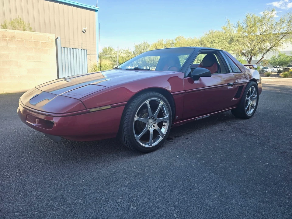 1988 Pontiac Fiero - Image 2 of 10