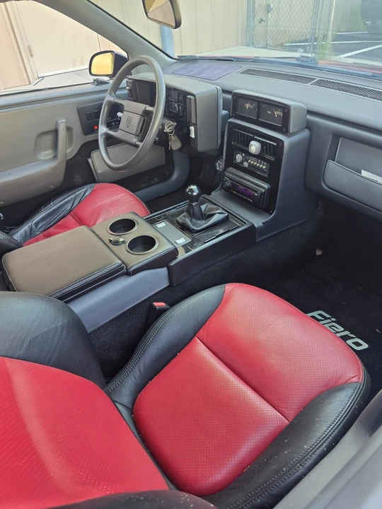 1988 Pontiac Fiero - Image 7 of 10
