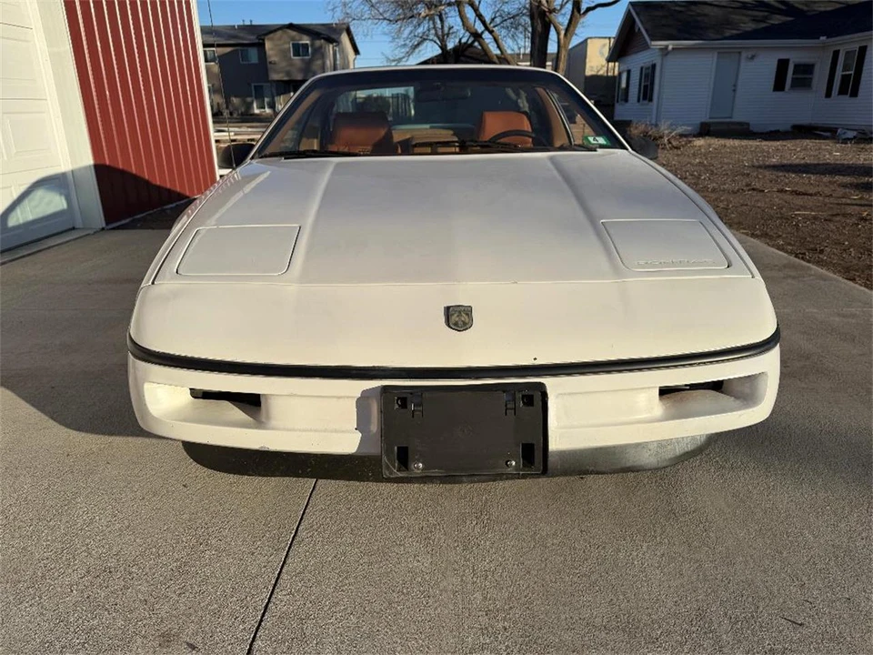 1988 Pontiac Fiero - Image 6 of 27