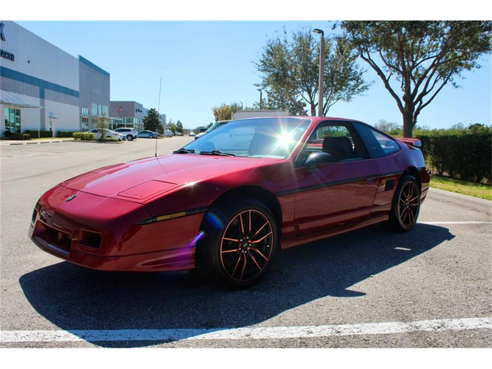 1988 Pontiac Fiero - Image 7 of 31