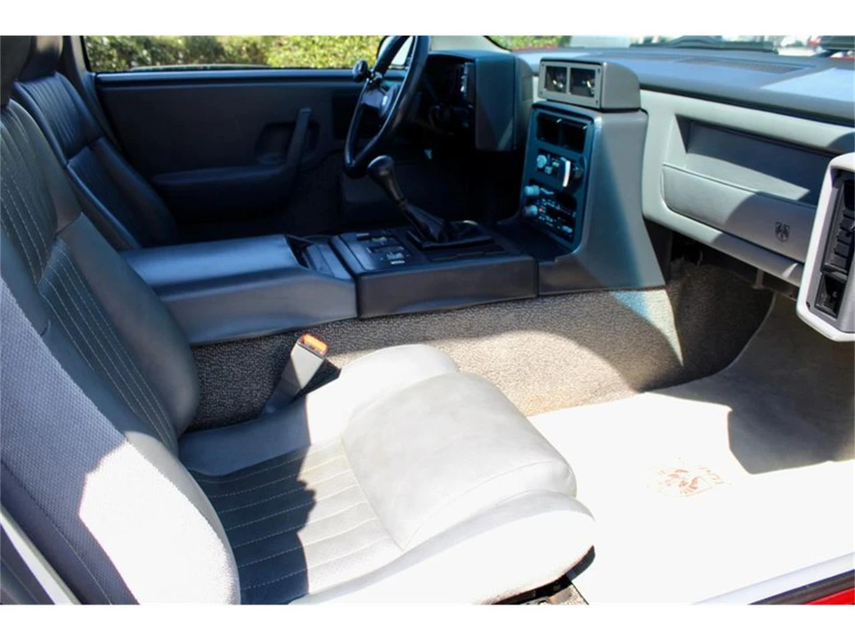 1988 Pontiac Fiero - Image 29 of 31