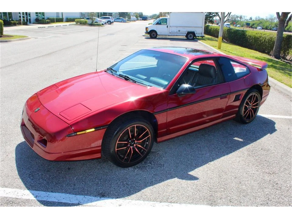 1988 Pontiac Fiero - Image 19 of 31