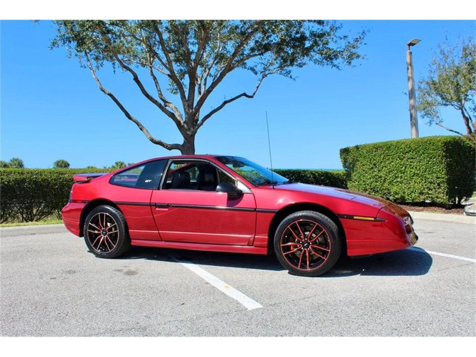 1988 Pontiac Fiero - Image 3 of 31