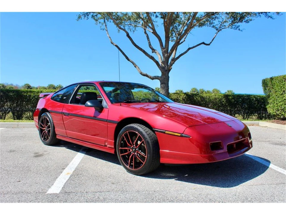 1988 Pontiac Fiero - Image 4 of 31