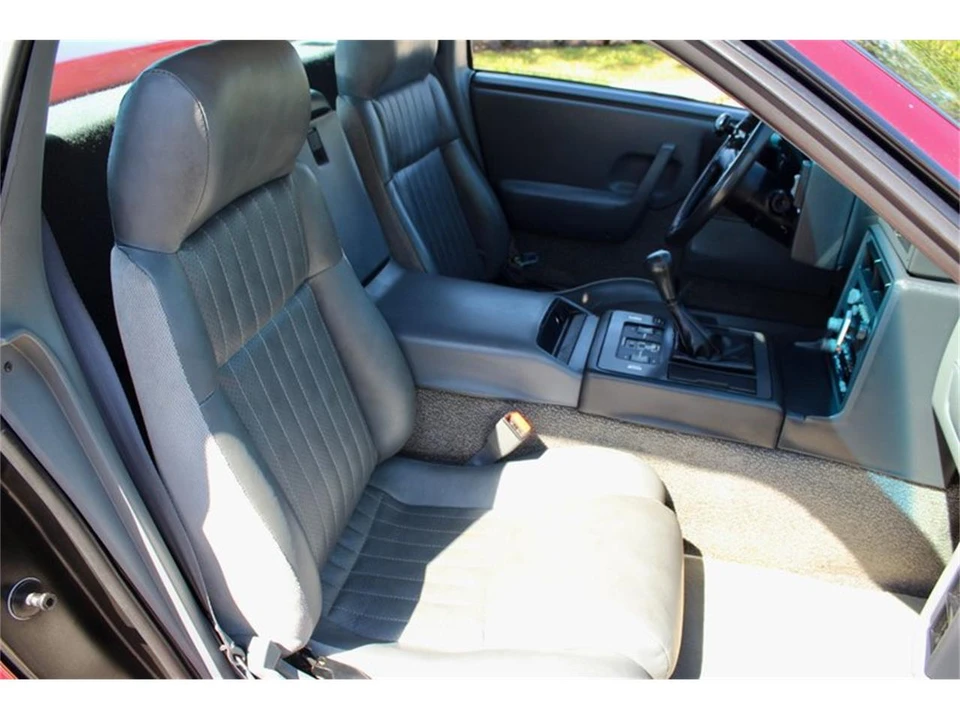 1988 Pontiac Fiero - Image 30 of 31