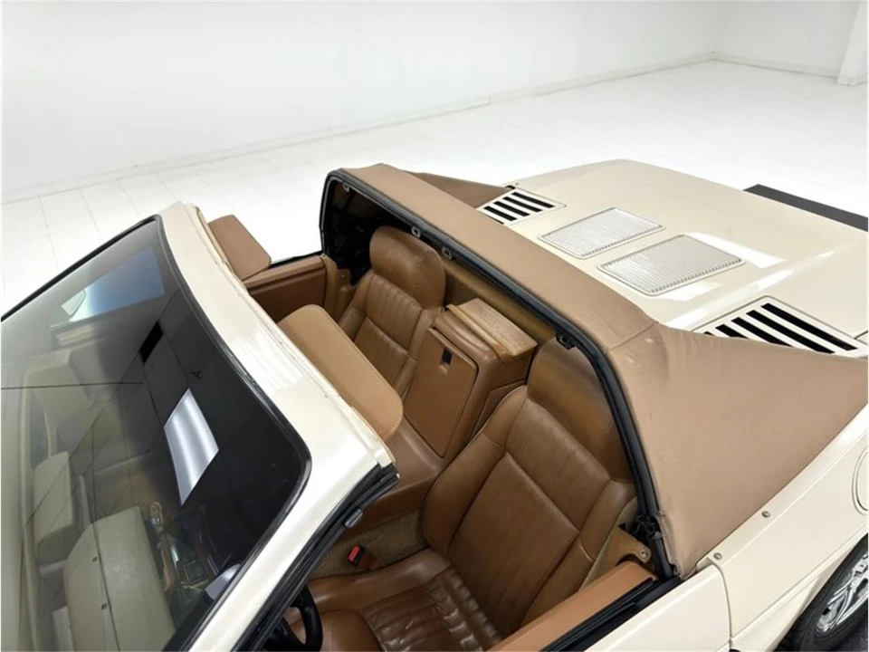 1988 Pontiac Fiero - Image 17 of 31