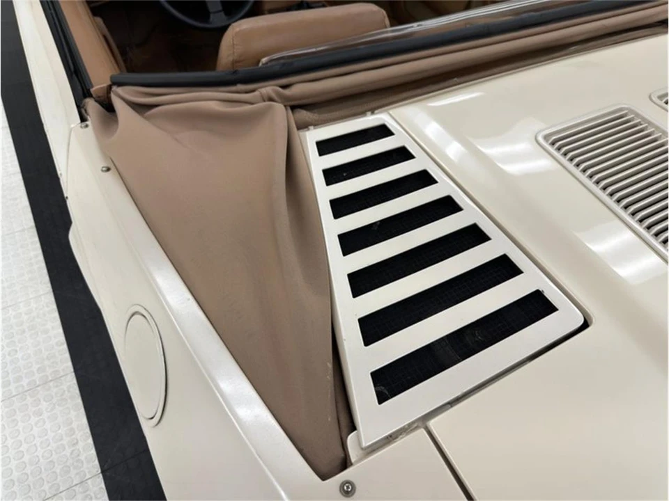 1988 Pontiac Fiero - Image 19 of 31
