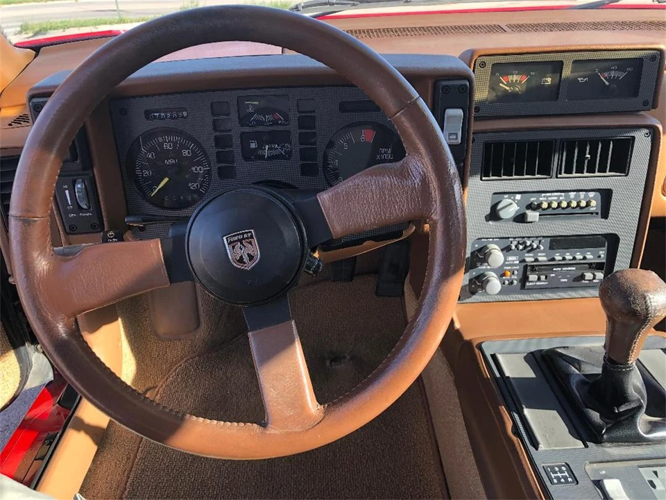 1988 Pontiac Fiero - Image 11 of 14
