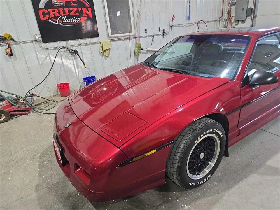 1988 Pontiac Fiero - Image 4 of 31