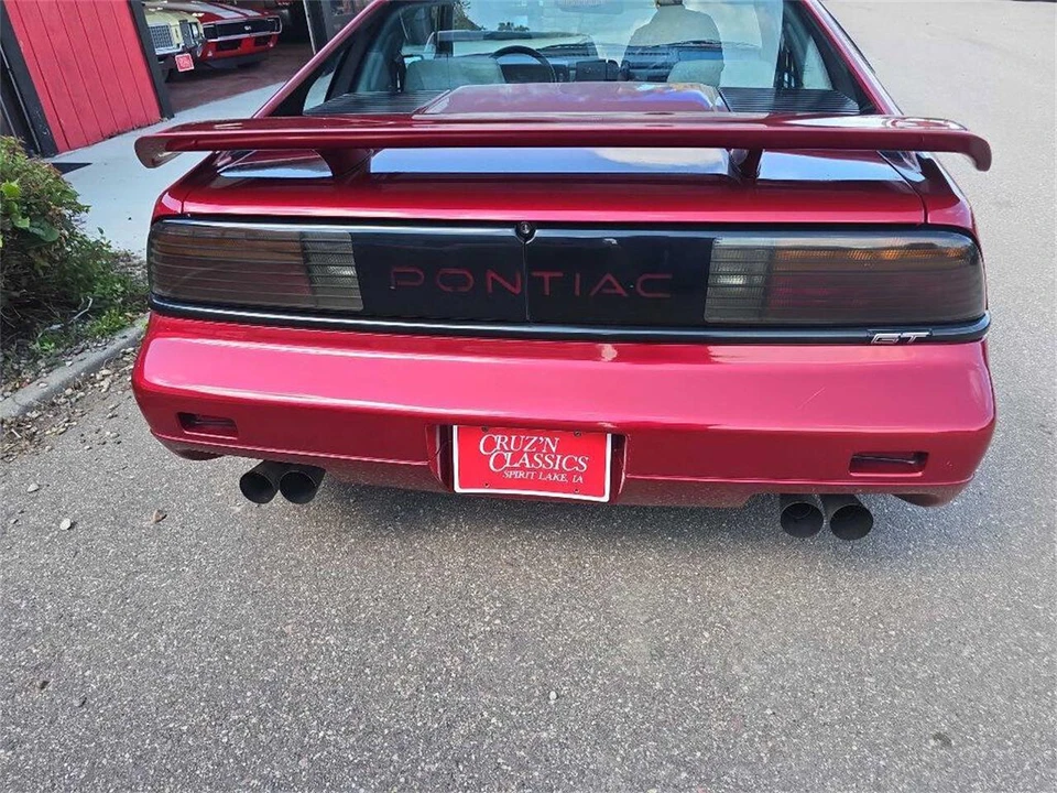 1988 Pontiac Fiero - Image 23 of 31