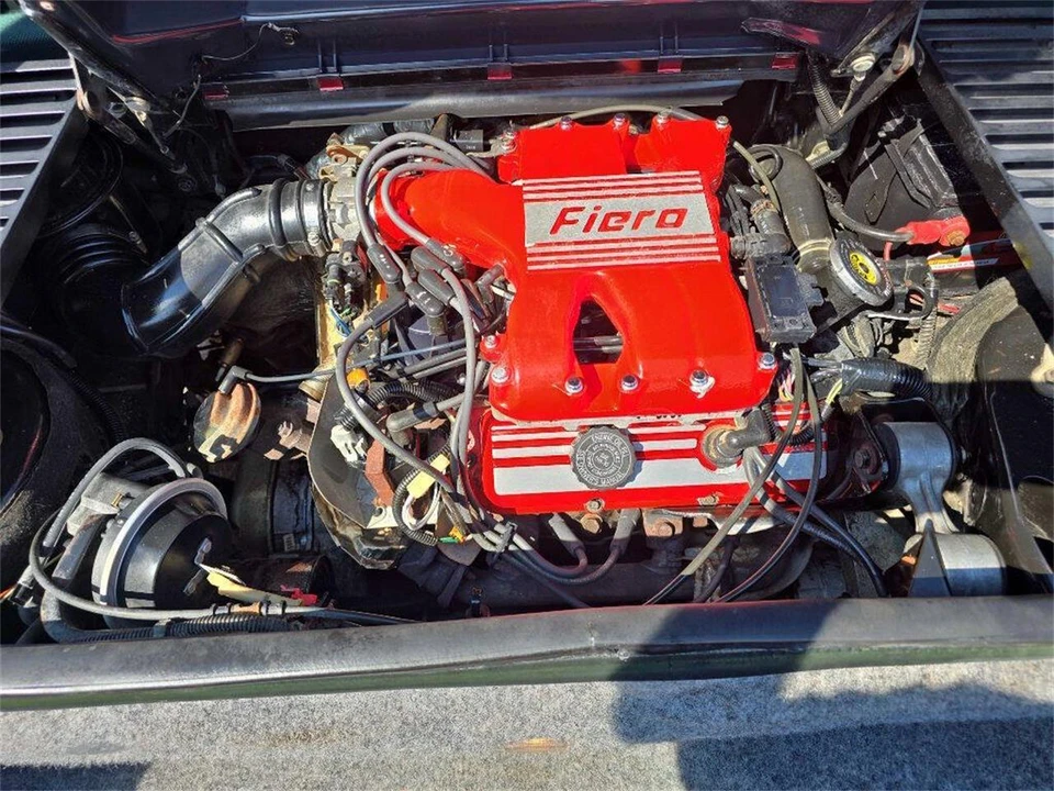 1988 Pontiac Fiero - Image 26 of 31