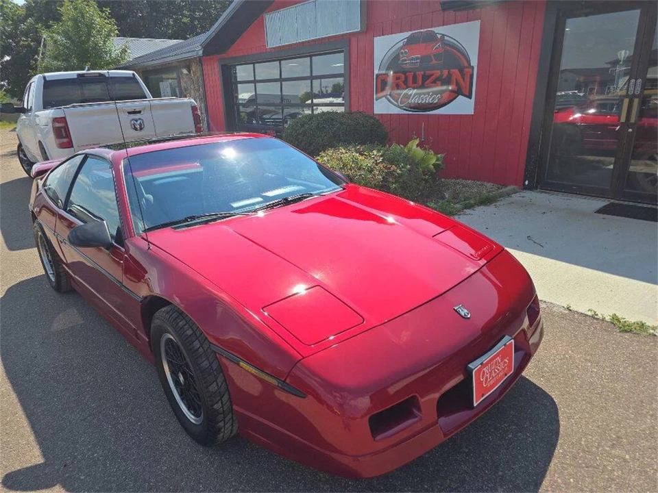 1988 Pontiac Fiero - Image 29 of 31