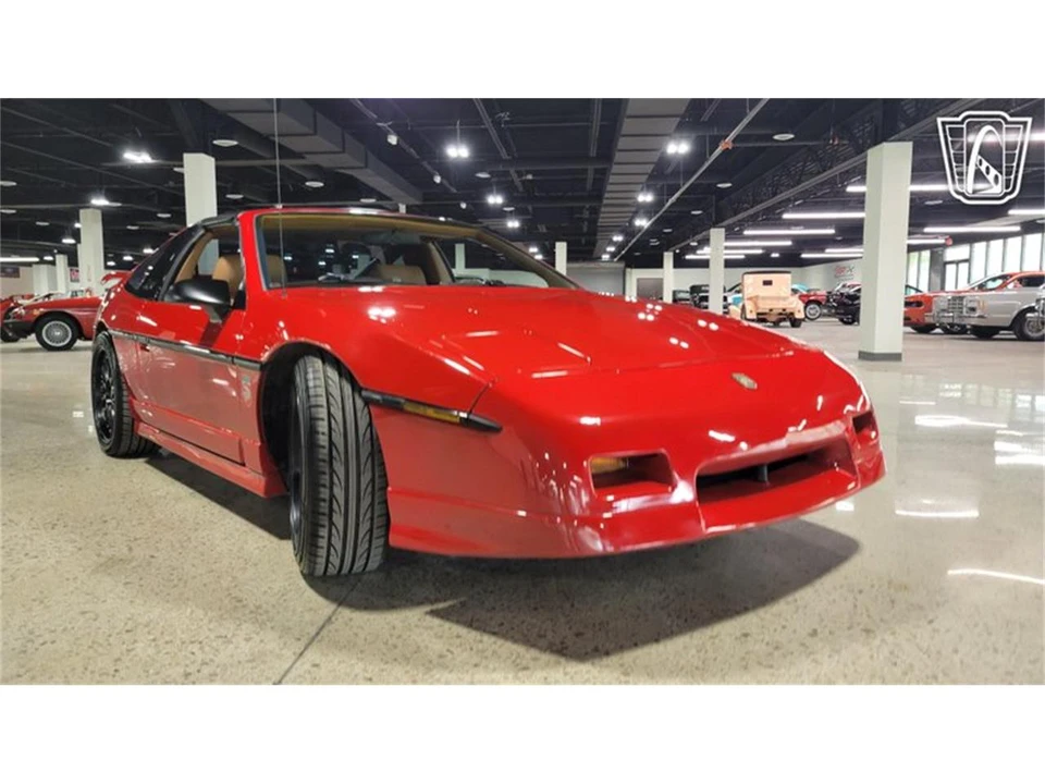 1988 Pontiac Fiero - Image 27 of 31