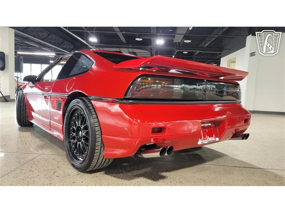 1988 Pontiac Fiero - Image 12 of 31