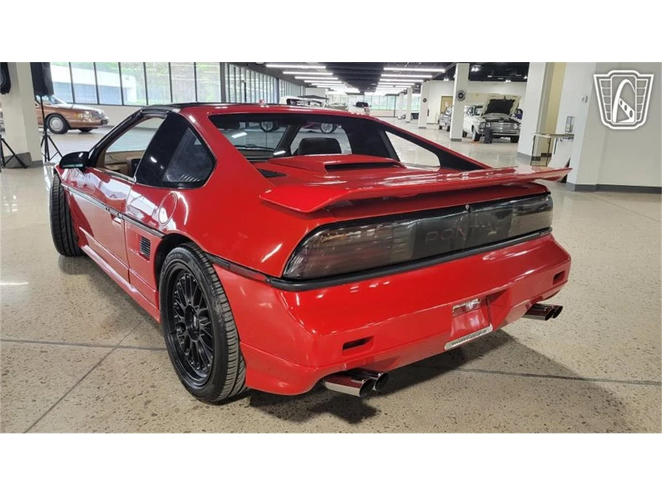 1988 Pontiac Fiero - Image 13 of 31