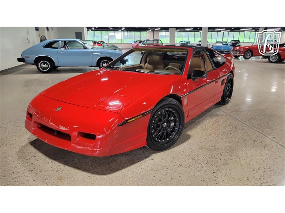 1988 Pontiac Fiero - Image 4 of 31