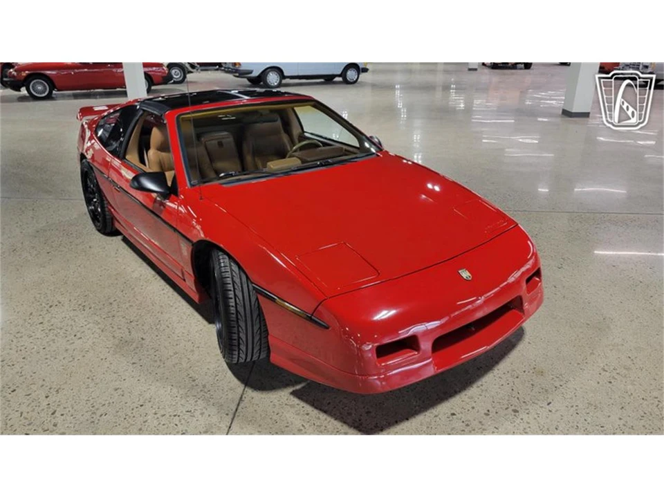 1988 Pontiac Fiero - Image 29 of 31