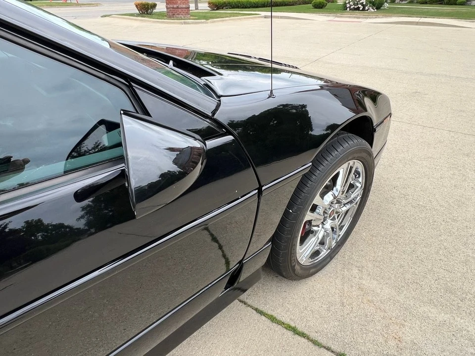 1988 Pontiac Fiero - Image 27 of 31