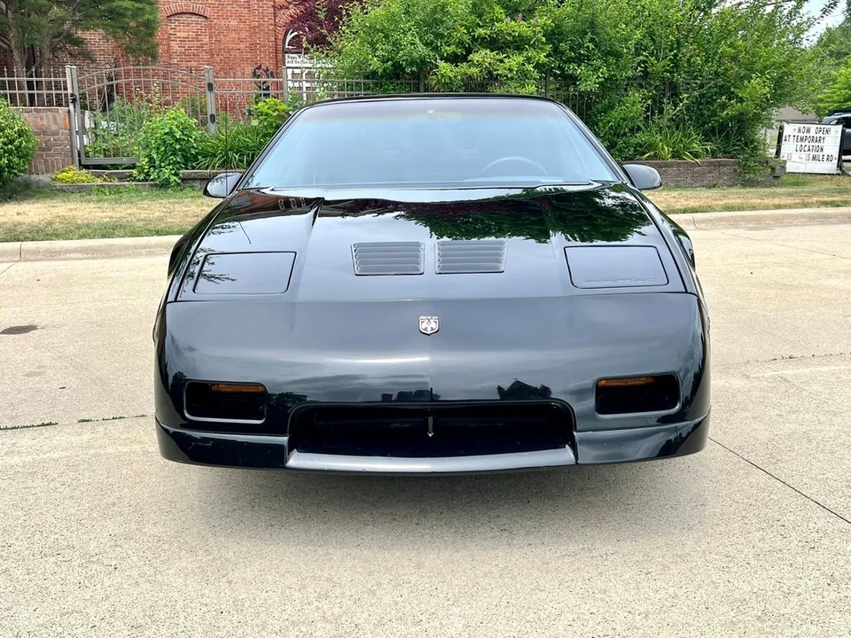 1988 Pontiac Fiero - Image 2 of 31