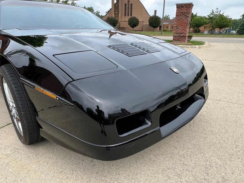 1988 Pontiac Fiero - Image 21 of 31