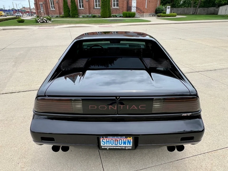 1988 Pontiac Fiero - Image 13 of 31