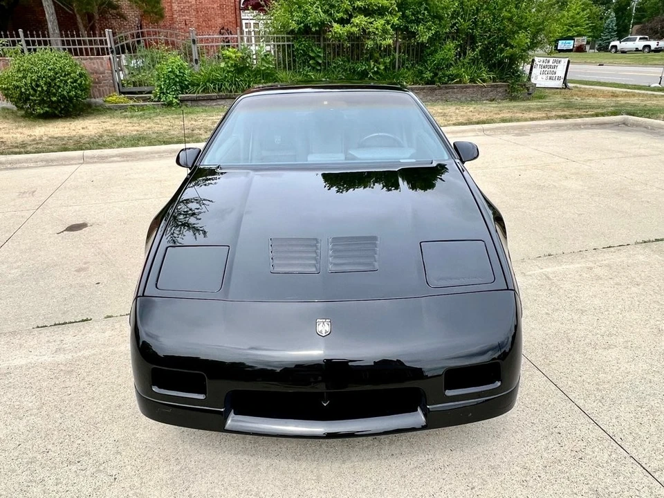 1988 Pontiac Fiero - Image 10 of 31