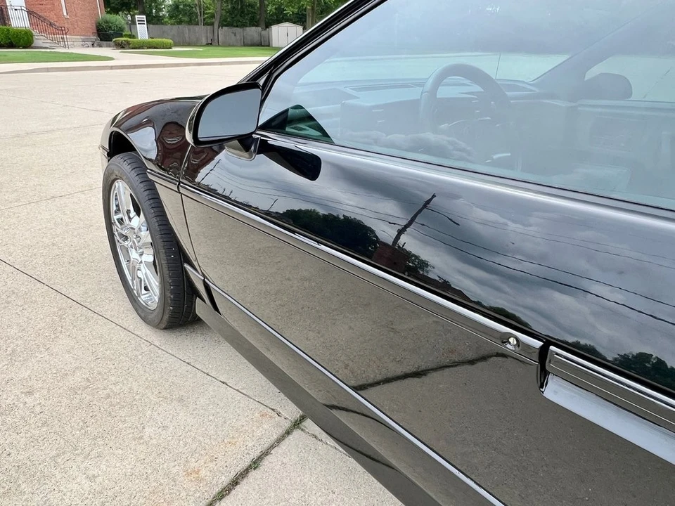 1988 Pontiac Fiero - Image 15 of 31