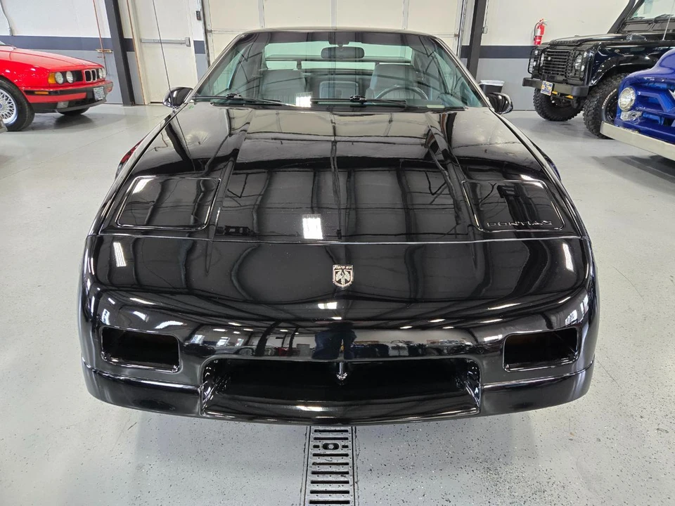 1988 Pontiac Fiero - Image 2 of 17