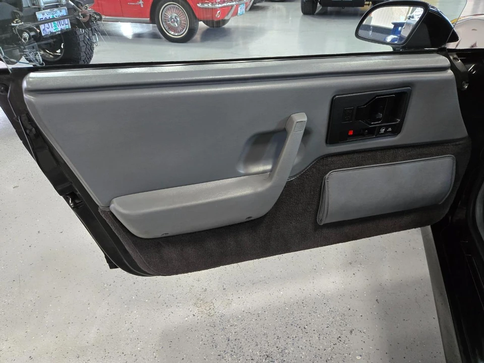 1988 Pontiac Fiero - Image 9 of 17