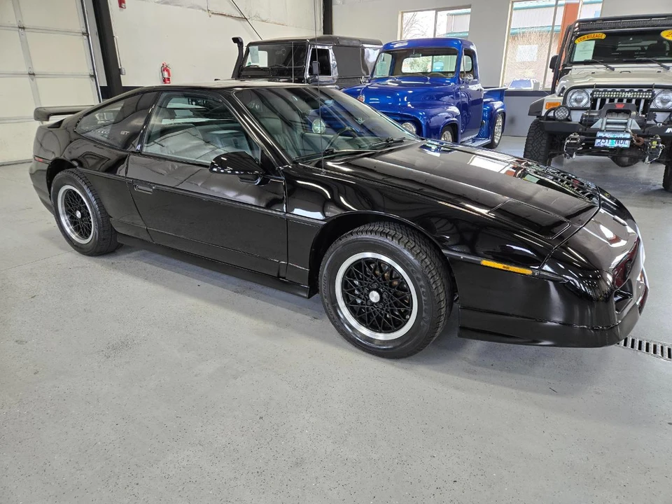 1988 Pontiac Fiero - Image 3 of 17