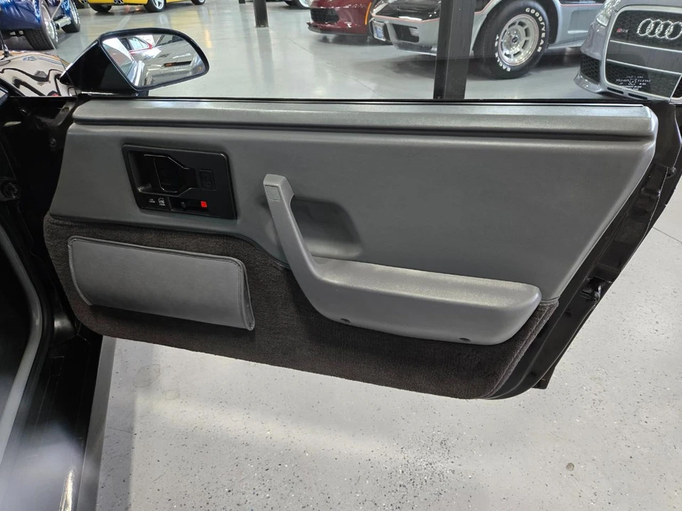 1988 Pontiac Fiero - Image 12 of 17