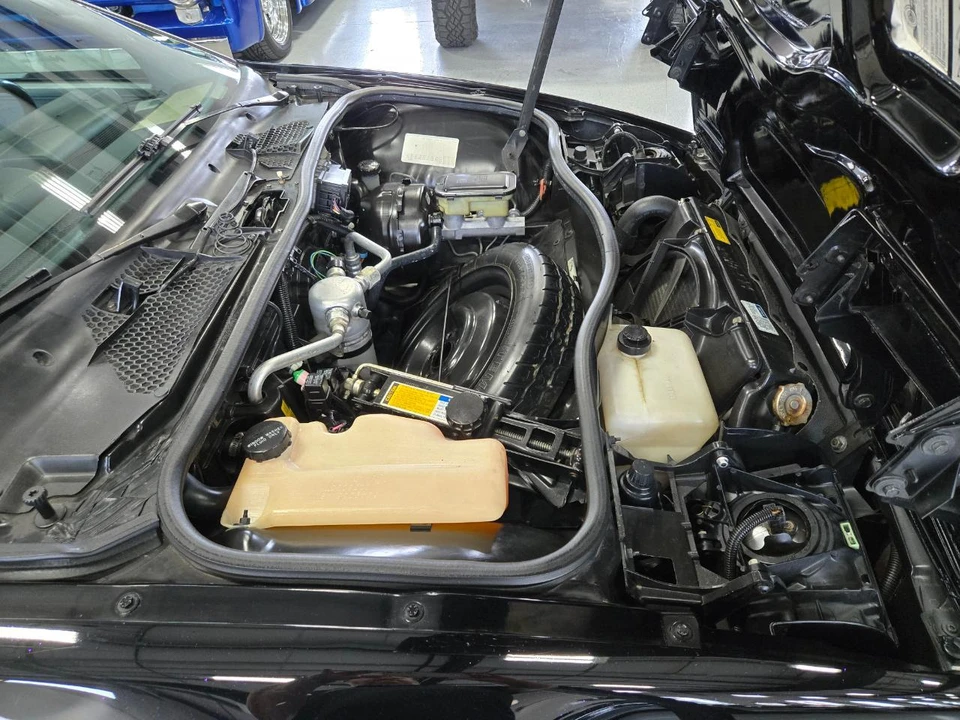 1988 Pontiac Fiero - Image 15 of 17