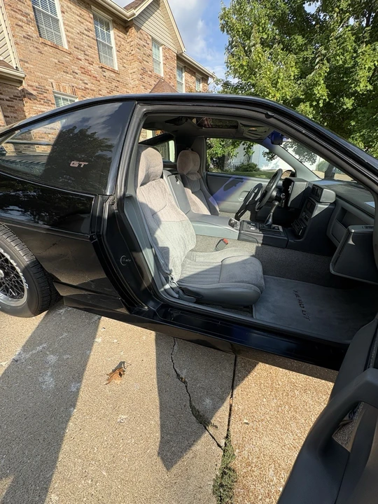 1988 Pontiac Fiero - Image 11 of 21
