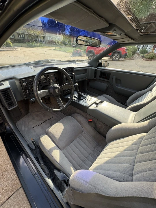 1988 Pontiac Fiero - Image 14 of 21