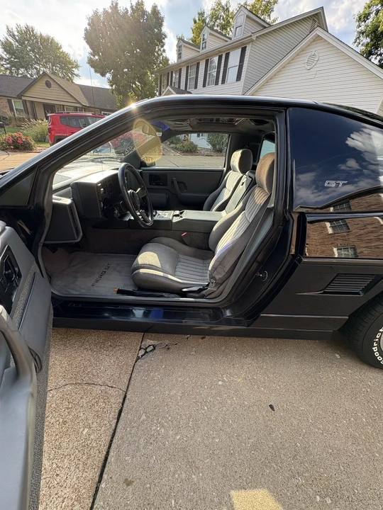 1988 Pontiac Fiero - Image 15 of 21