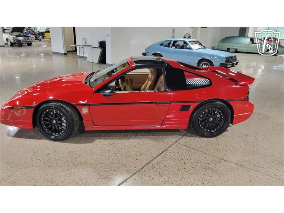 1988 Pontiac Fiero GT - Image 8 of 31