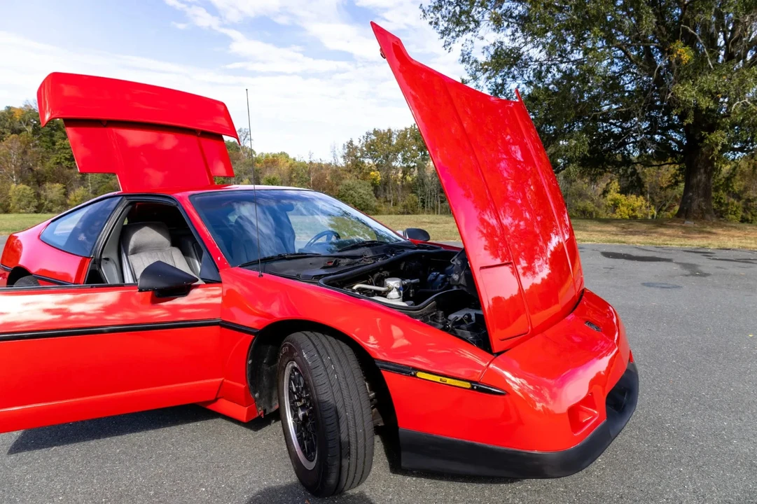 1988 Pontiac Fiero GT - Image 9 of 21