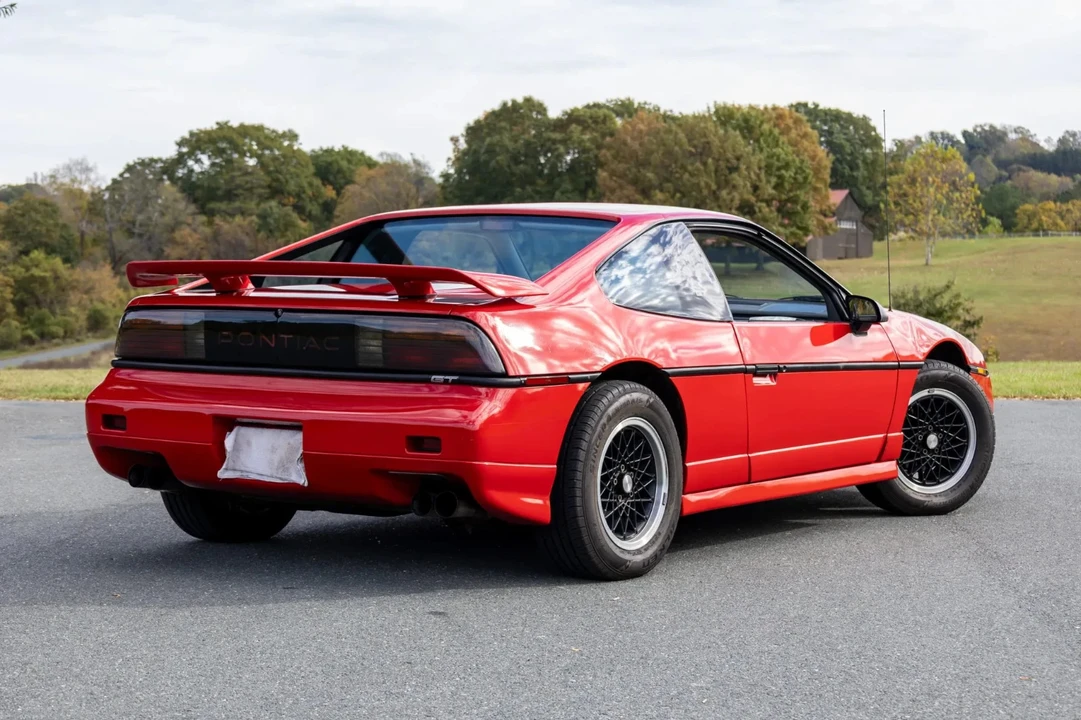 1988 Pontiac Fiero GT - Image 6 of 21
